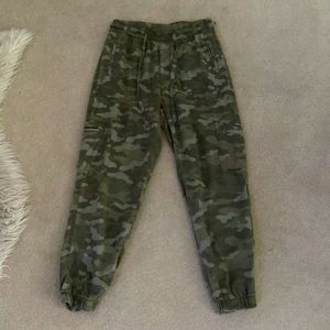 American eagle camo joggers